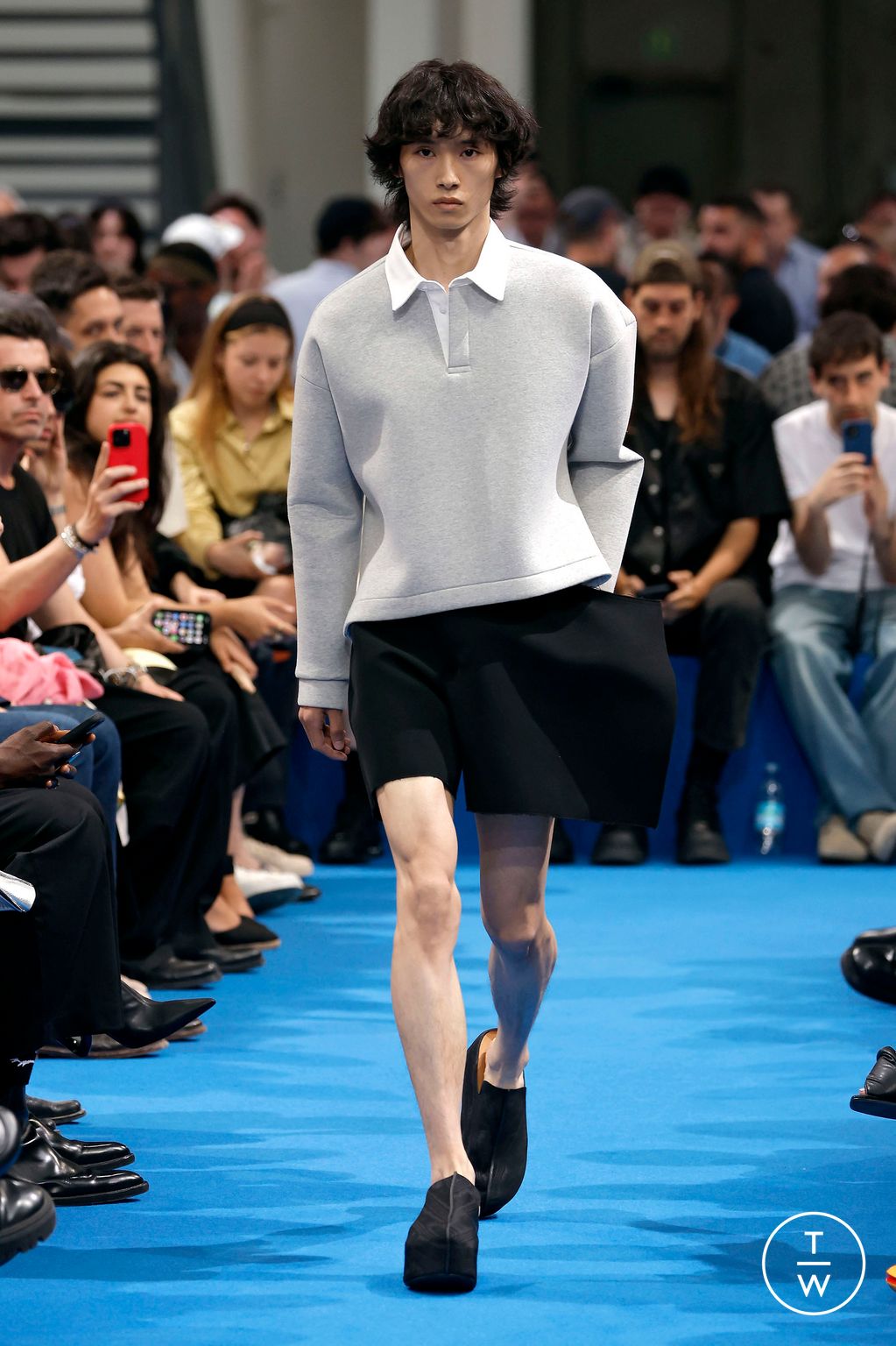 Fashion Week Milan Spring/Summer 2024 look 1 from the JW Anderson collection menswear