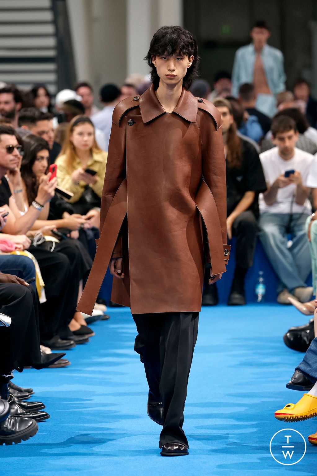 Fashion Week Milan Spring/Summer 2024 look 7 de la collection JW Anderson menswear