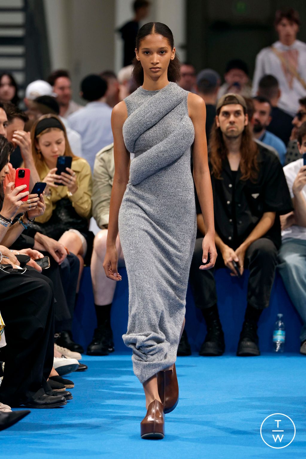 Fashion Week Milan Spring/Summer 2024 look 13 from the JW Anderson collection 男装