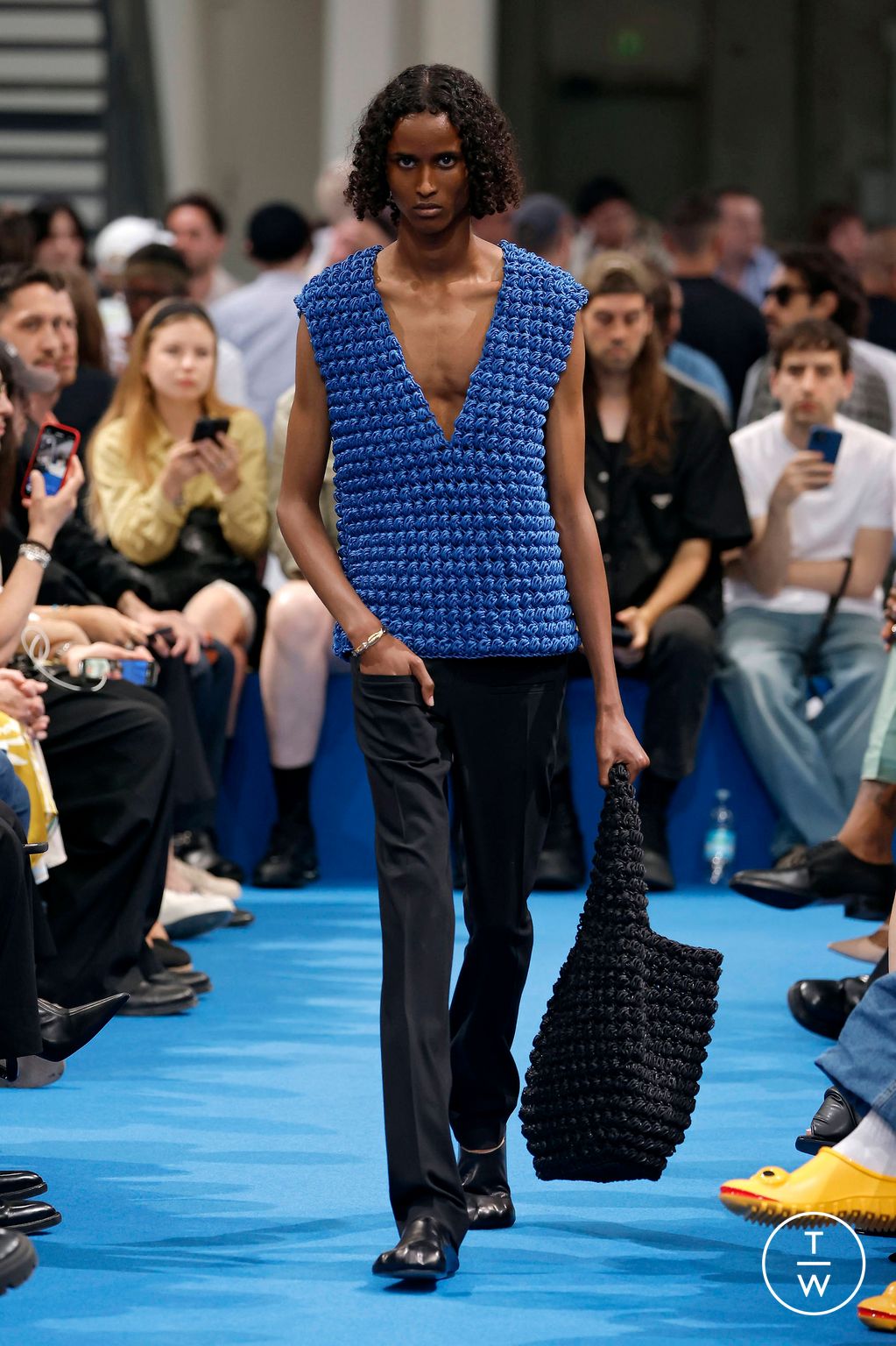 Fashion Week Milan Spring/Summer 2024 look 17 from the JW Anderson collection 男装