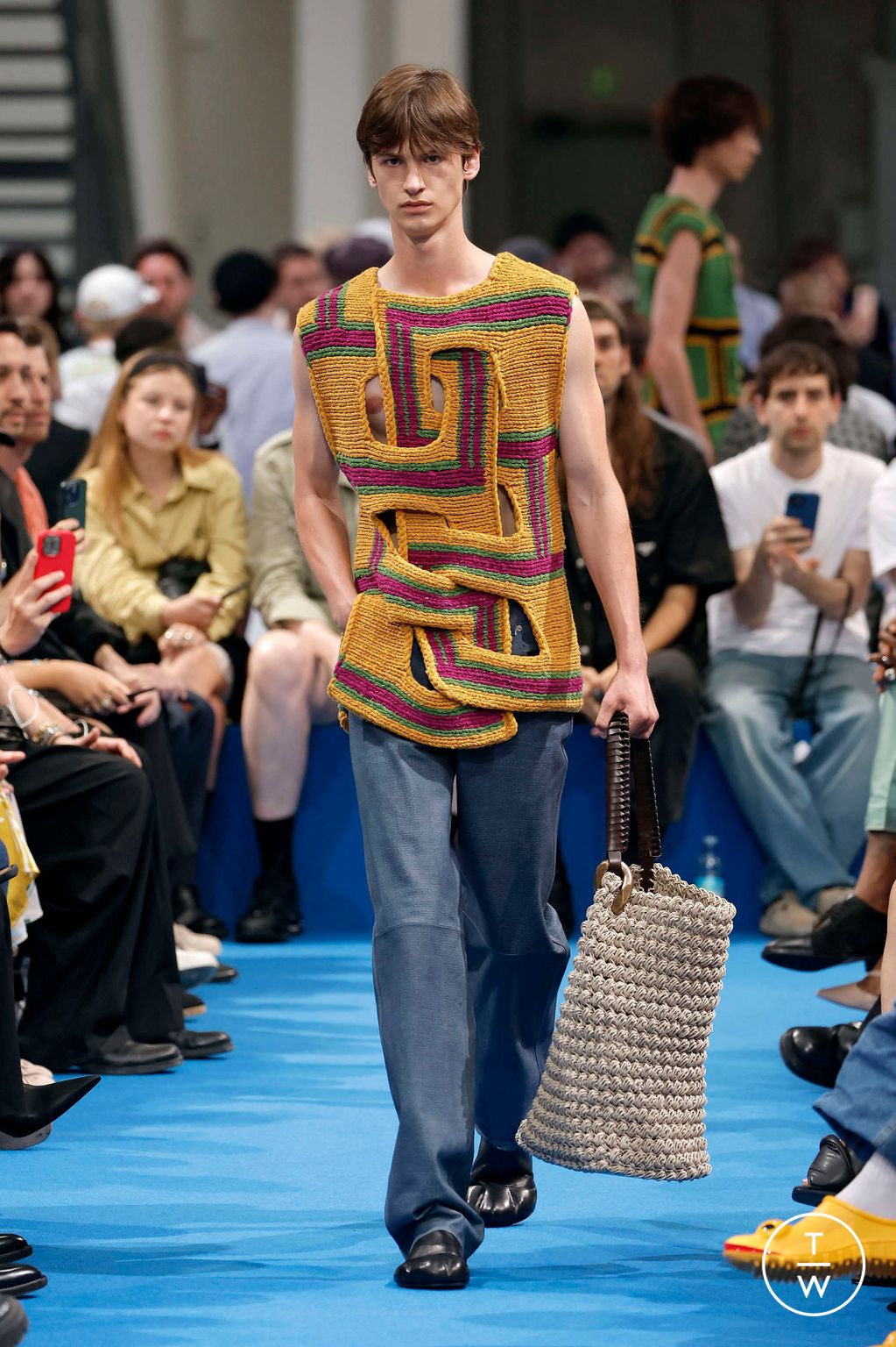 Fashion Week Milan Spring/Summer 2024 look 20 de la collection JW Anderson menswear