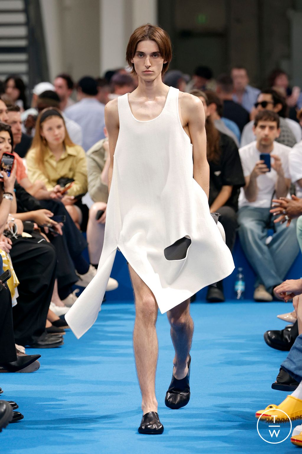 Fashion Week Milan Spring/Summer 2024 look 31 from the JW Anderson collection 男装