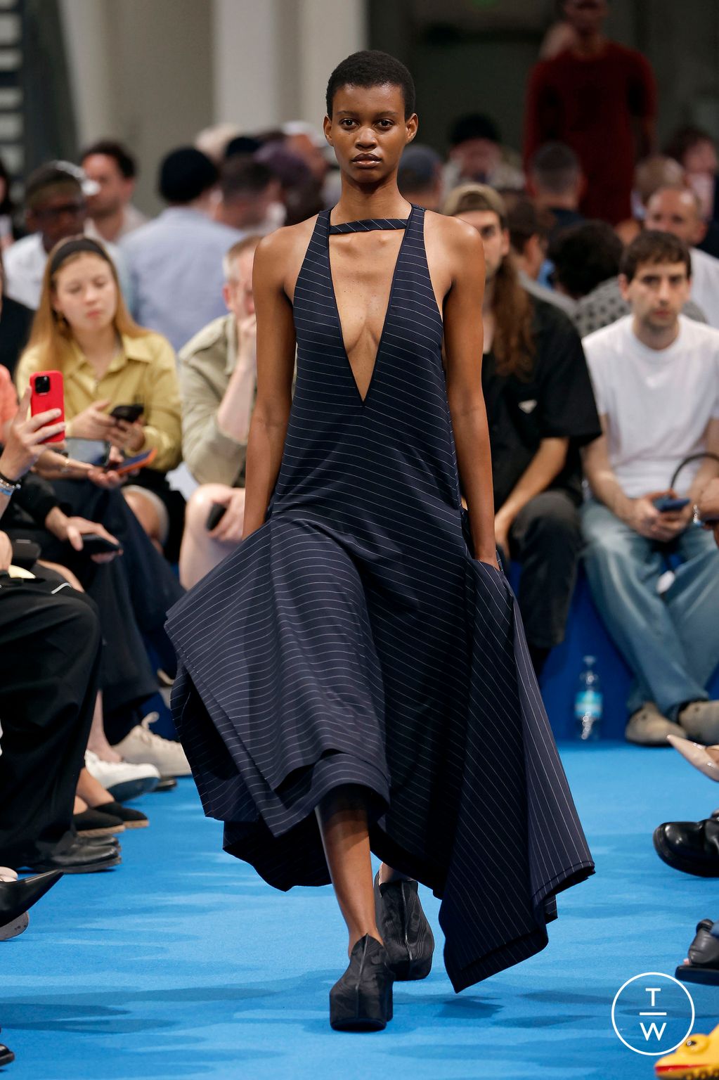 Fashion Week Milan Spring/Summer 2024 look 33 de la collection JW Anderson menswear