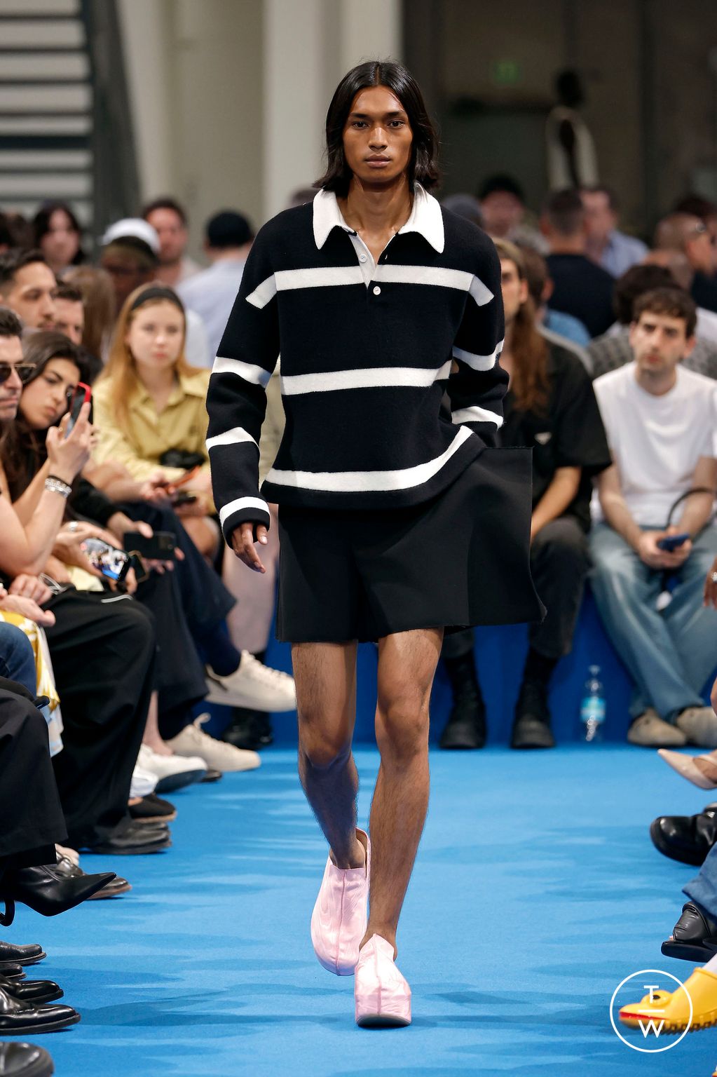 Fashion Week Milan Spring/Summer 2024 look 42 from the JW Anderson collection 男装