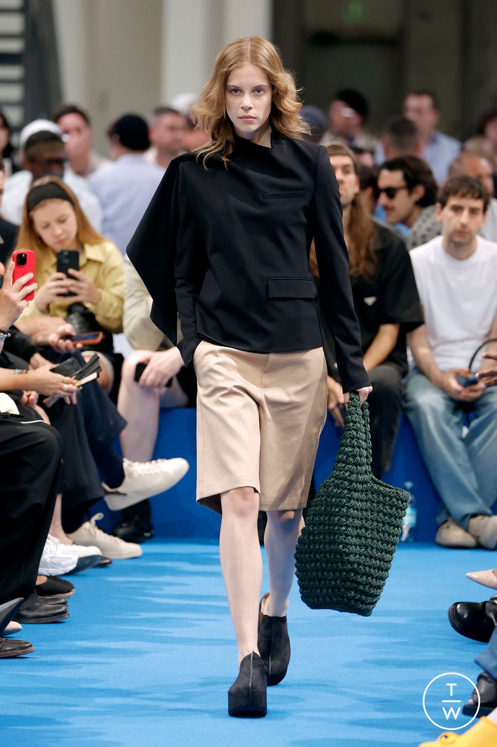 Fashion Week Milan Spring/Summer 2024 look 49 de la collection JW Anderson menswear