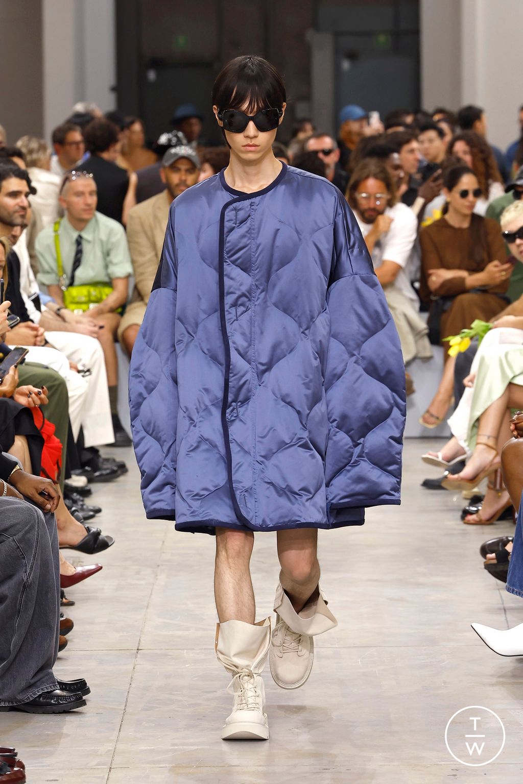 Fashion Week Milan Spring-Summer 2025 look 3 from the JW Anderson collection 男装