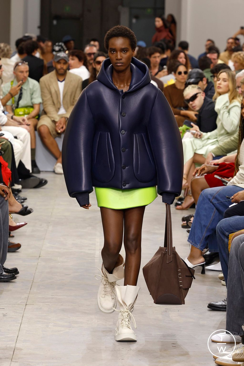 Fashion Week Milan Spring-Summer 2025 look 16 from the JW Anderson collection menswear