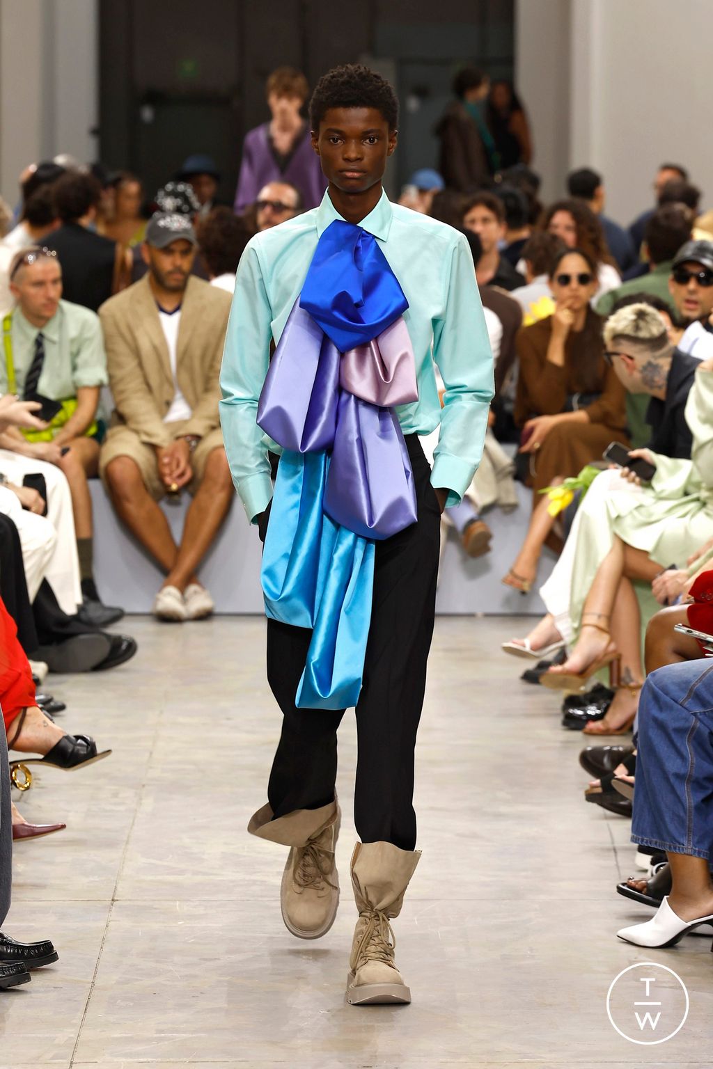 Fashion Week Milan Spring-Summer 2025 look 36 from the JW Anderson collection 男装
