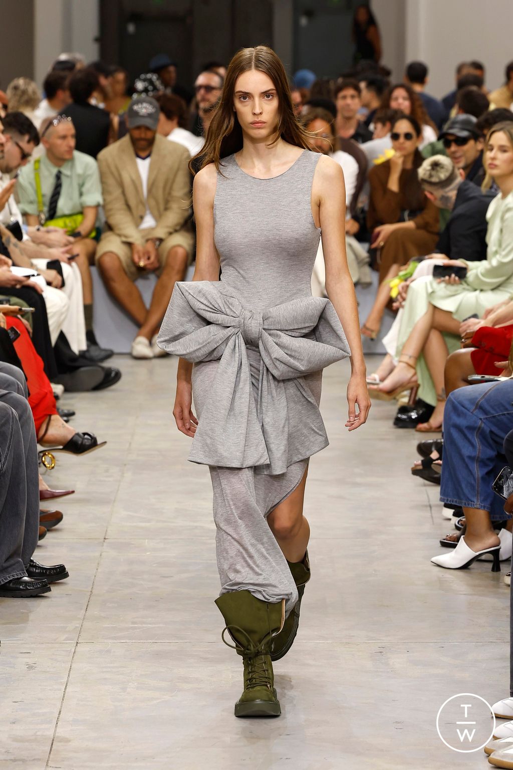Fashion Week Milan Spring-Summer 2025 look 39 from the JW Anderson collection 男装