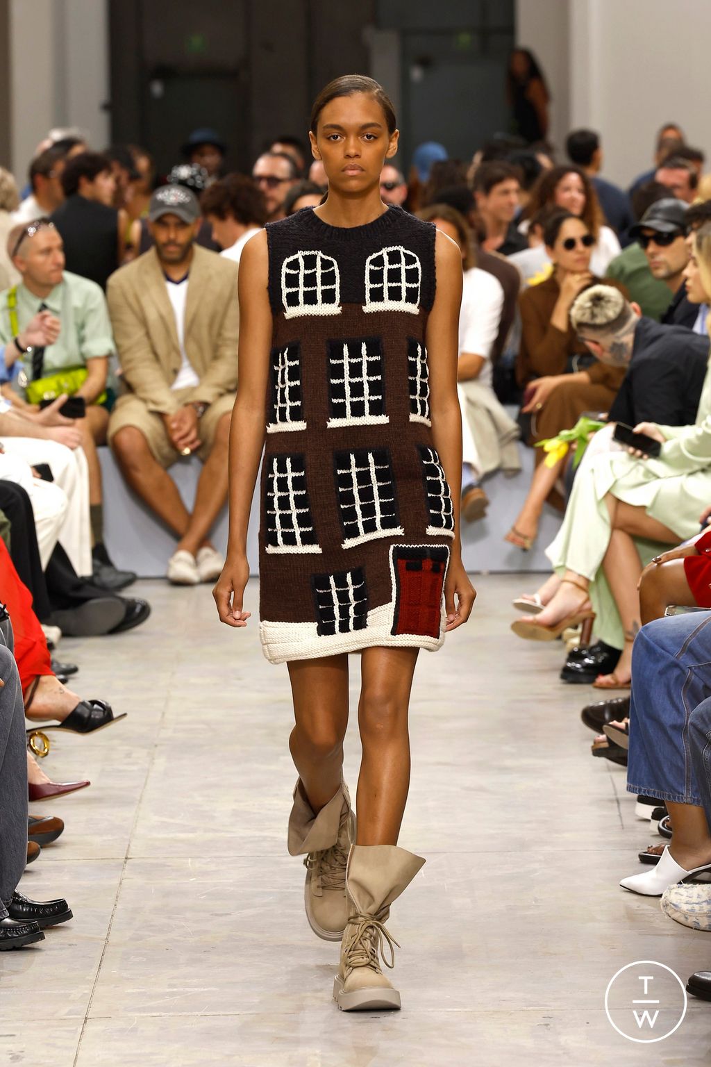 Fashion Week Milan Spring-Summer 2025 look 47 de la collection JW Anderson menswear