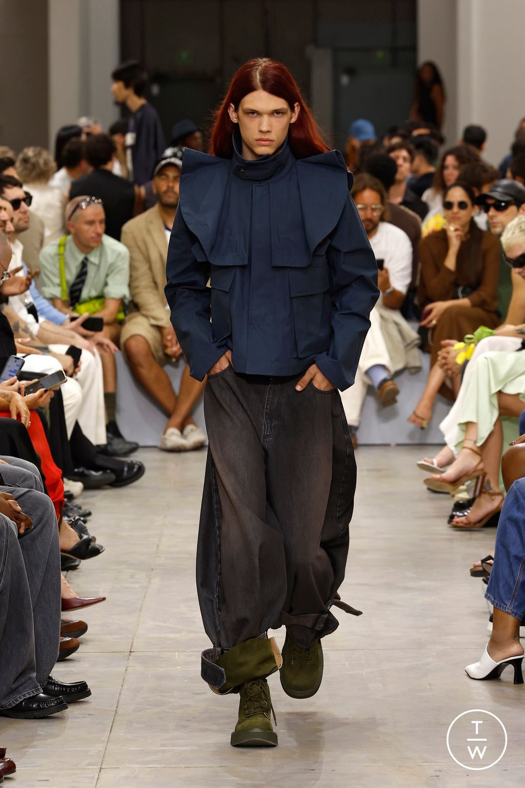 Fashion Week Milan Spring-Summer 2025 look 56 from the JW Anderson collection 男装