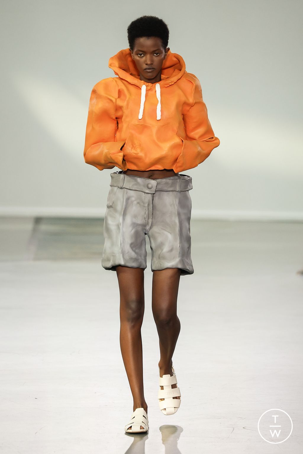 Fashion Week London Spring/Summer 2024 look 5 de la collection JW Anderson womenswear
