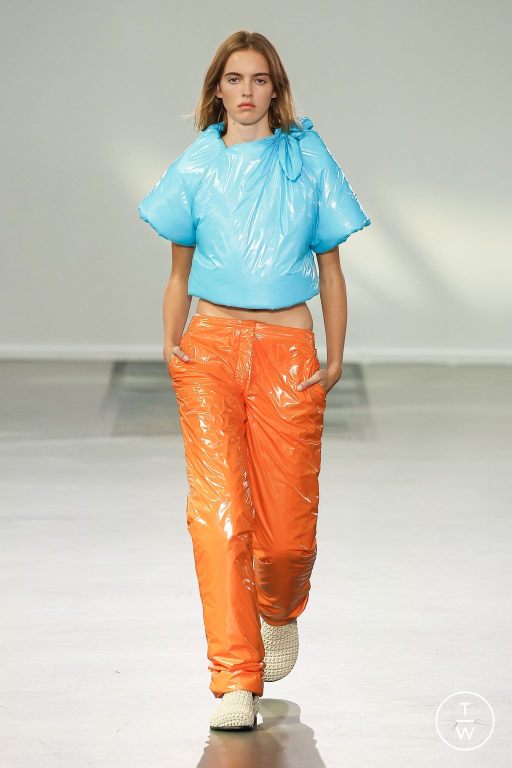 Fashion Week London Spring/Summer 2024 look 10 de la collection JW Anderson womenswear
