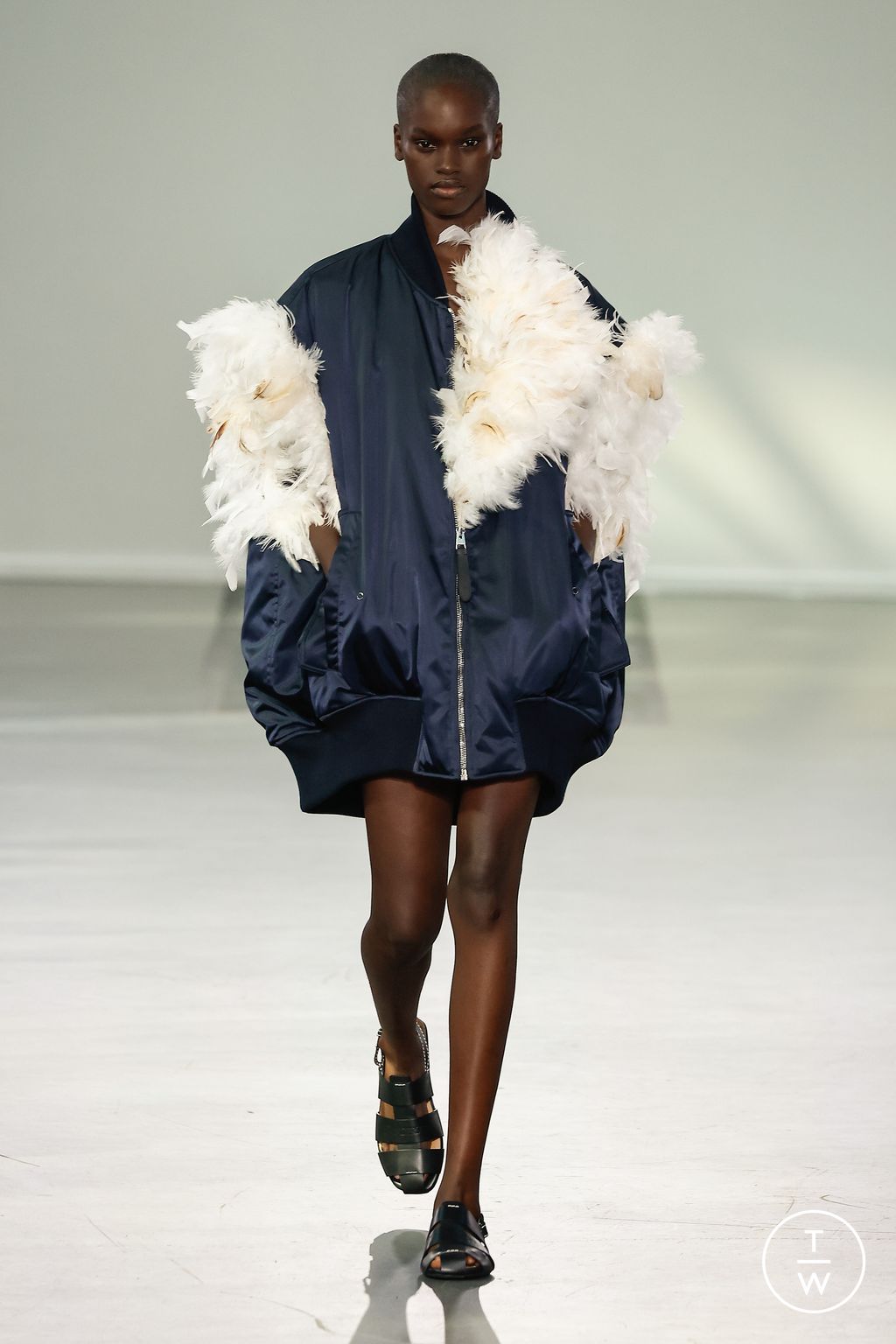 Fashion Week London Spring/Summer 2024 look 16 de la collection JW Anderson womenswear