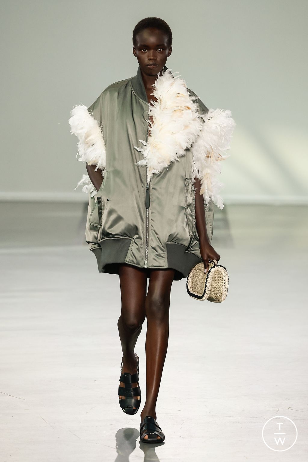 Fashion Week London Spring/Summer 2024 look 17 de la collection JW Anderson womenswear