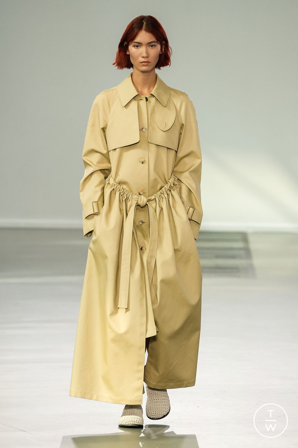 Fashion Week London Spring/Summer 2024 look 20 from the JW Anderson collection womenswear