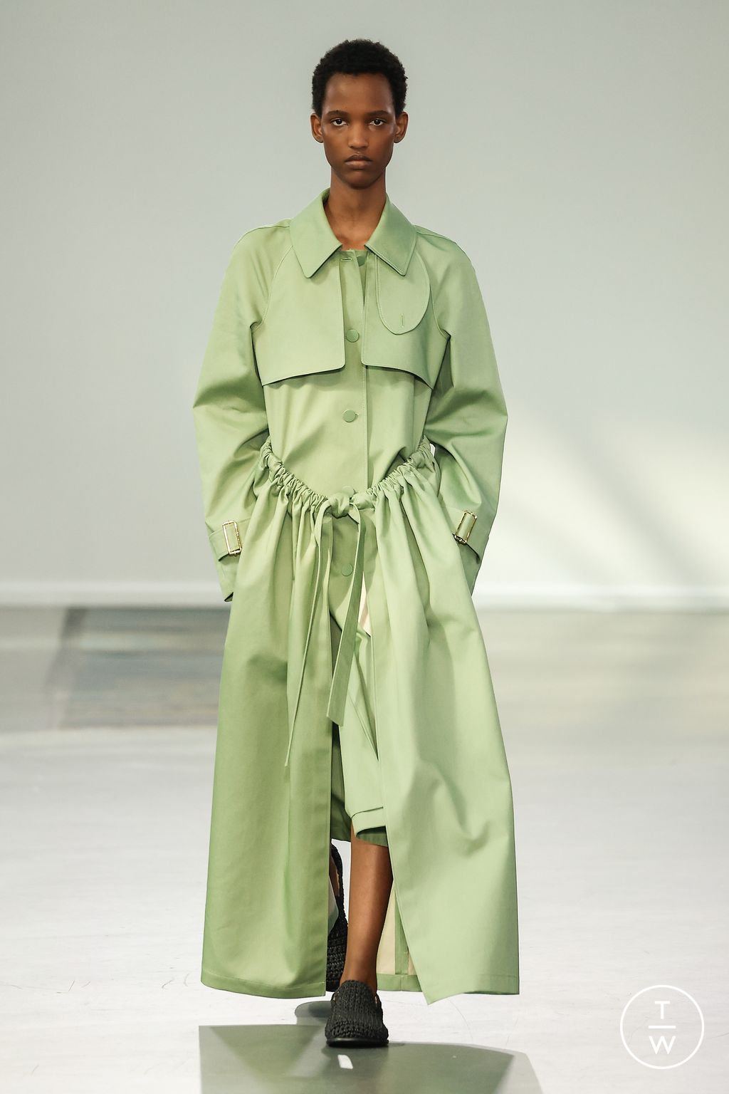 Fashion Week London Spring/Summer 2024 look 21 from the JW Anderson collection womenswear