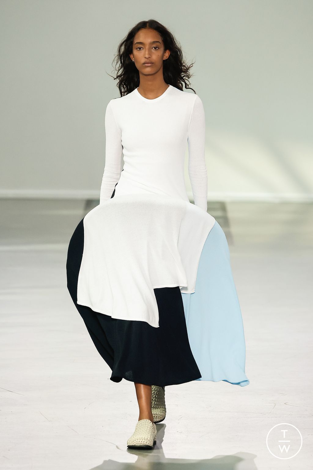 Fashion Week London Spring/Summer 2024 look 22 de la collection JW Anderson womenswear