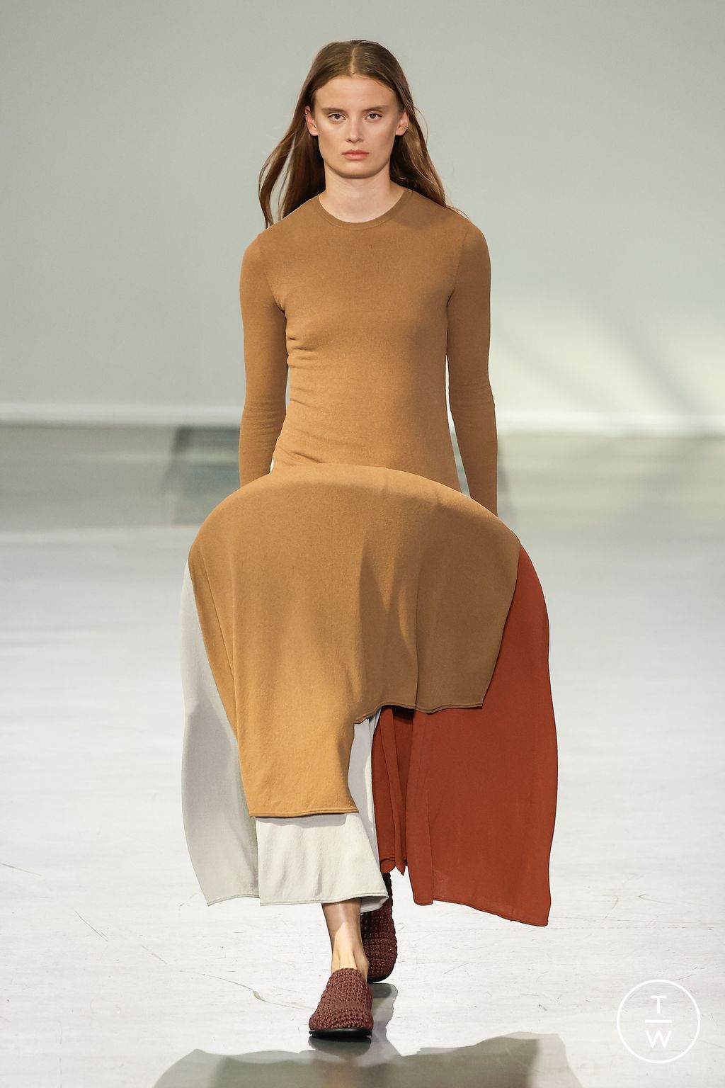 Fashion Week London Spring/Summer 2024 look 24 from the JW Anderson collection womenswear