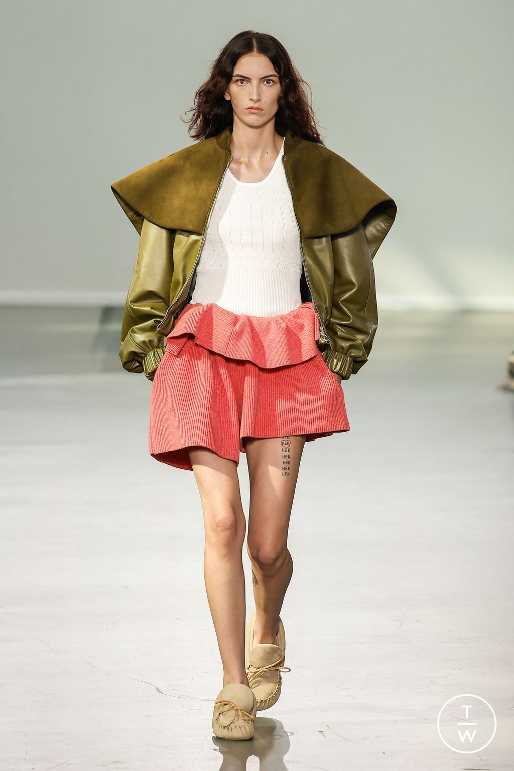 Fashion Week London Spring/Summer 2024 look 28 from the JW Anderson collection 女装