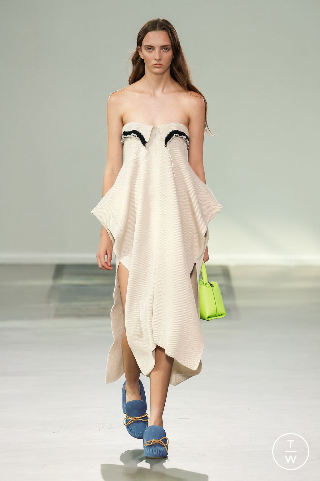 Fashion Week London Spring/Summer 2024 look 31 de la collection JW Anderson womenswear