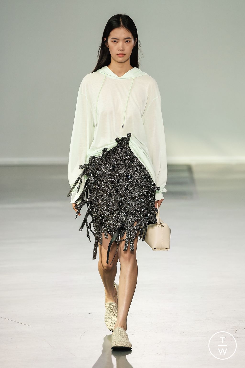 Fashion Week London Spring/Summer 2024 look 32 from the JW Anderson collection 女装