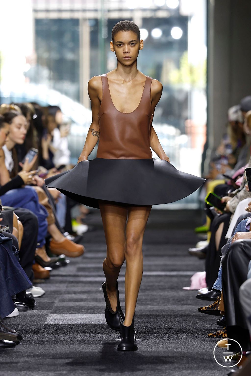 Fashion Week London Spring/Summer 2025 look 8 from the JW Anderson collection womenswear