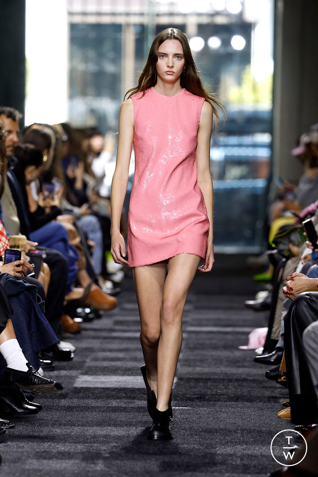 Fashion Week London Spring/Summer 2025 look 15 from the JW Anderson collection 女装