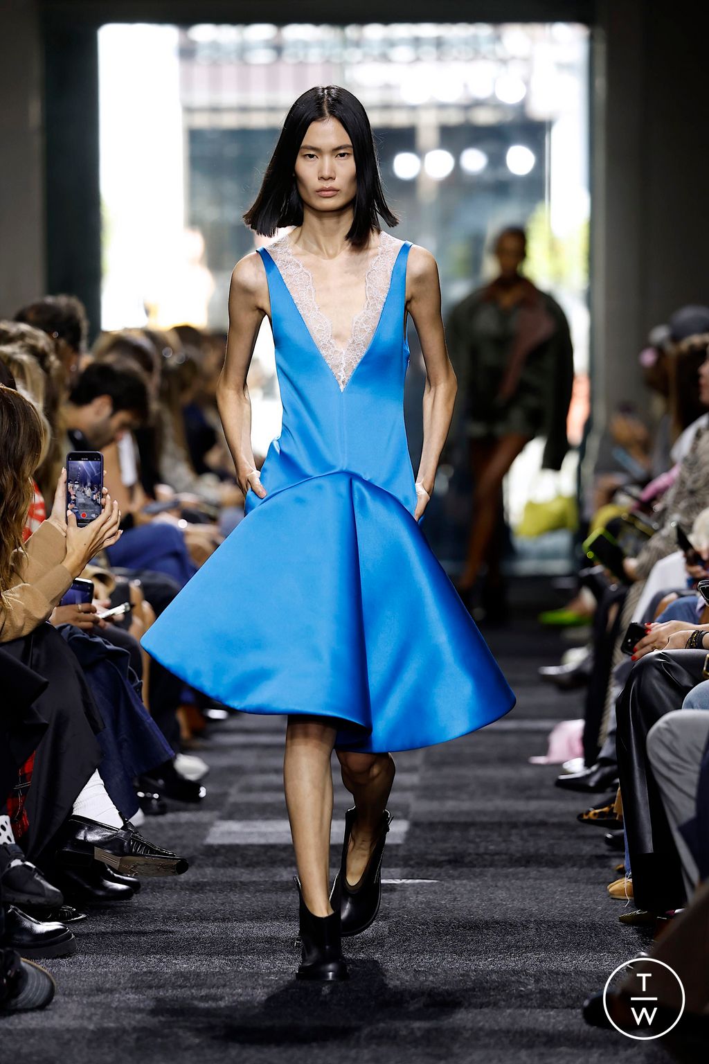 Fashion Week London Spring-Summer 2025 look 25 from the JW Anderson collection womenswear