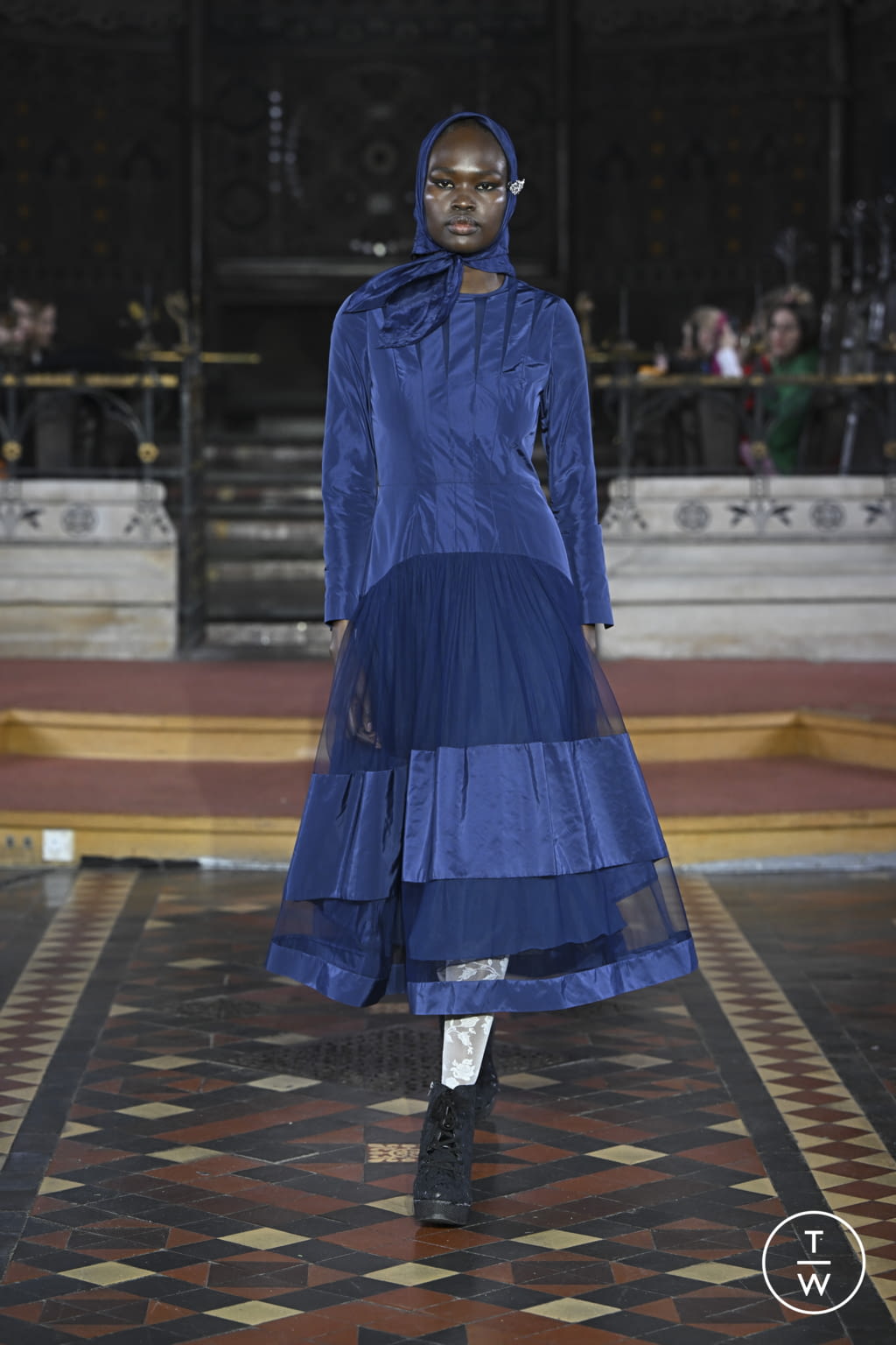 Fashion Week London Fall/Winter 2022 look 6 from the Bora Aksu collection womenswear