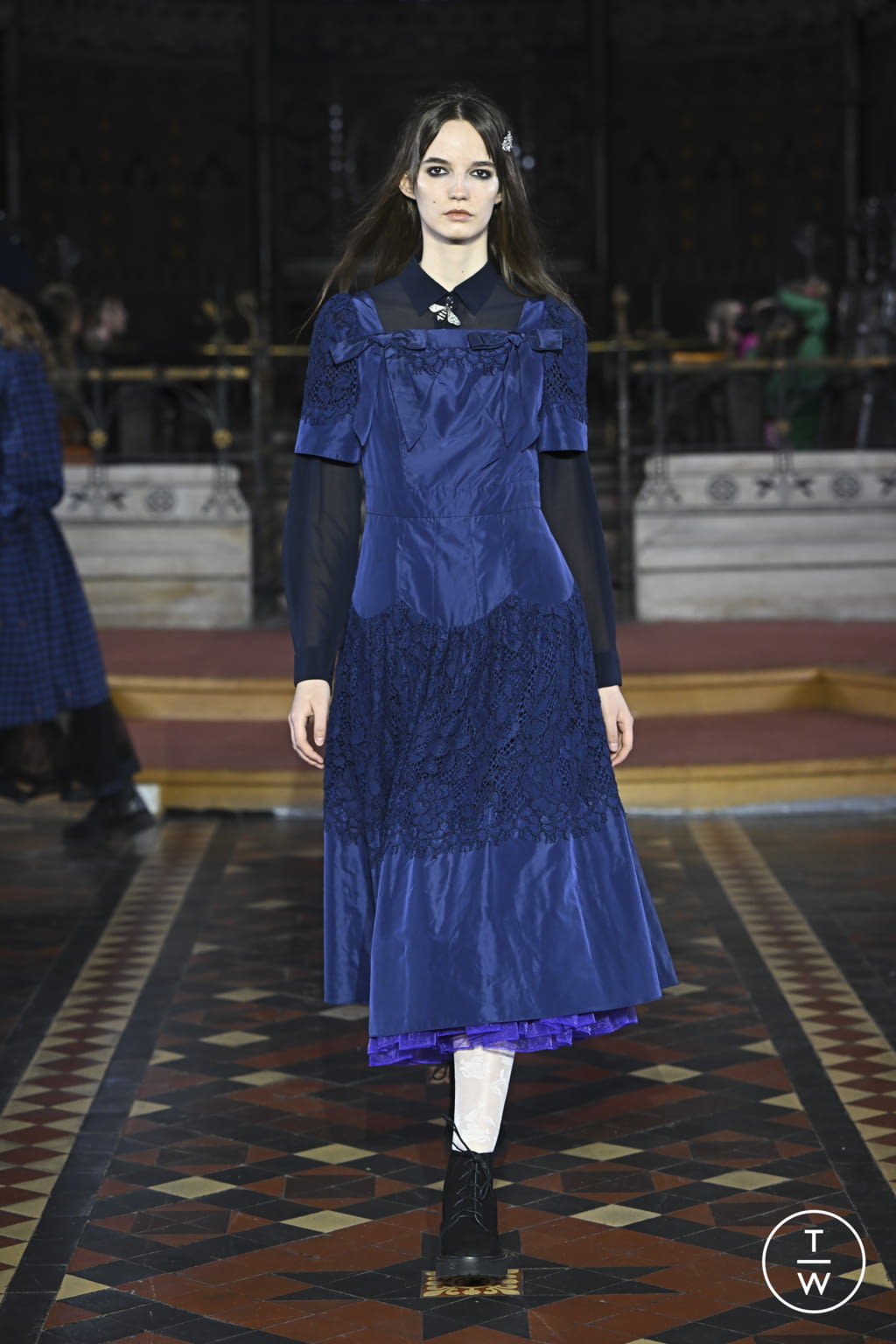 Fashion Week London Fall/Winter 2022 look 7 de la collection Bora Aksu womenswear