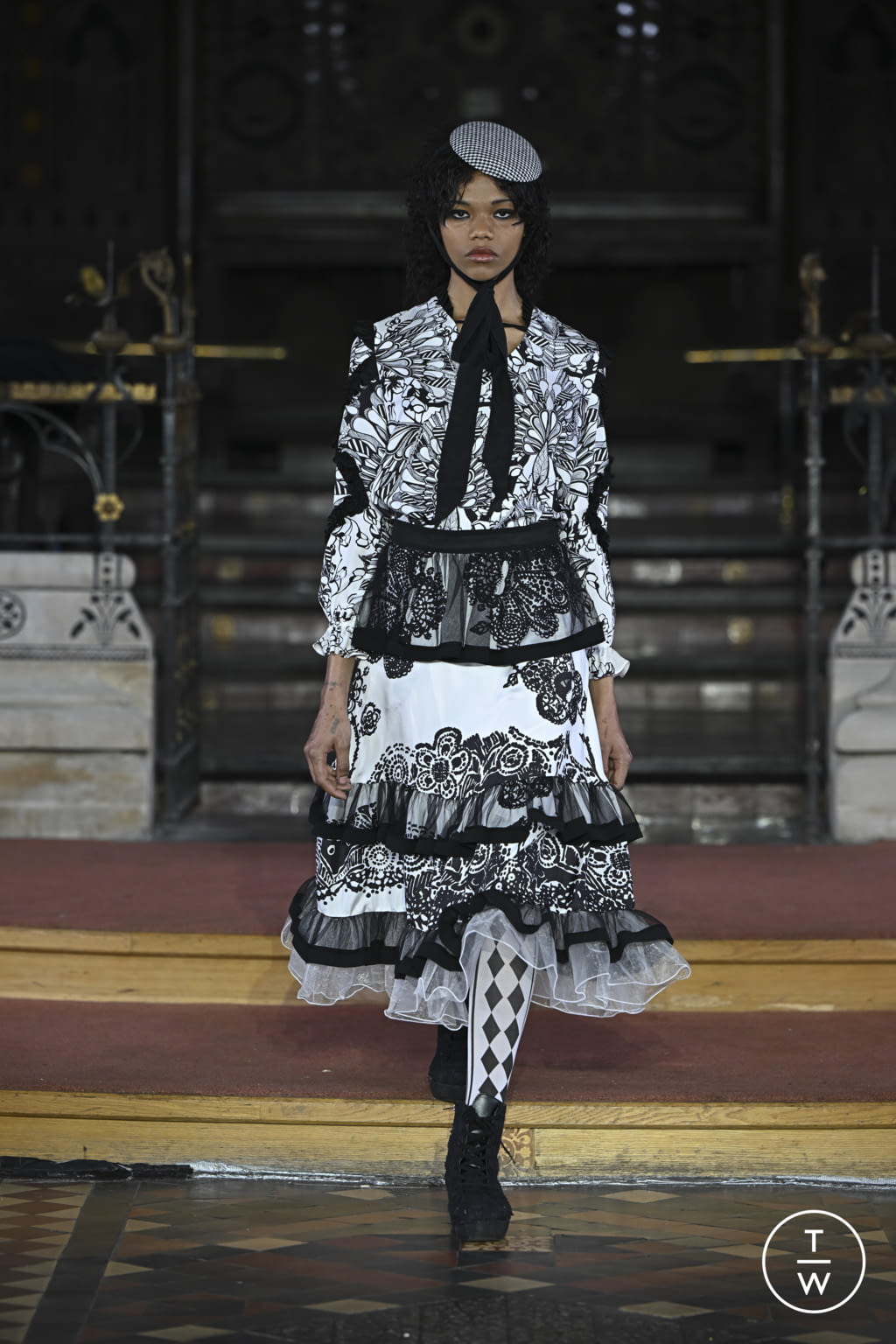 Fashion Week London Fall/Winter 2022 look 13 from the Bora Aksu collection womenswear