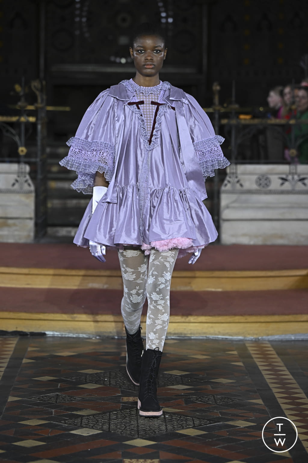 Fashion Week London Fall/Winter 2022 look 26 from the Bora Aksu collection womenswear