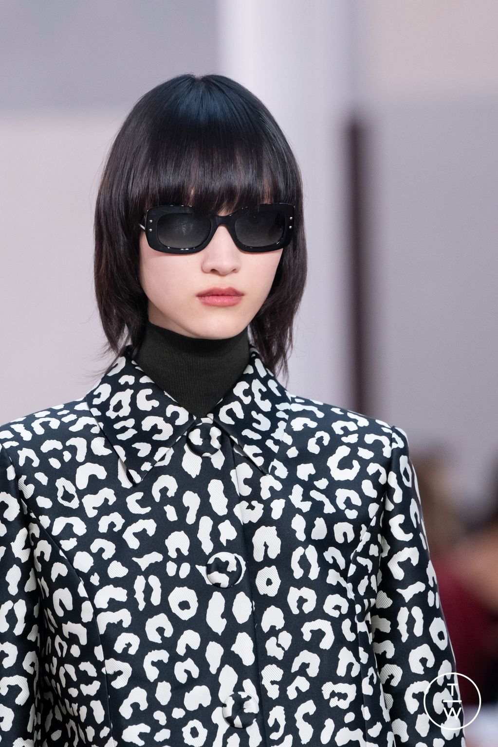 Fashion Week New York Fall/Winter 2026 look 7 from the Carolina Herrera collection womenswear accessories
