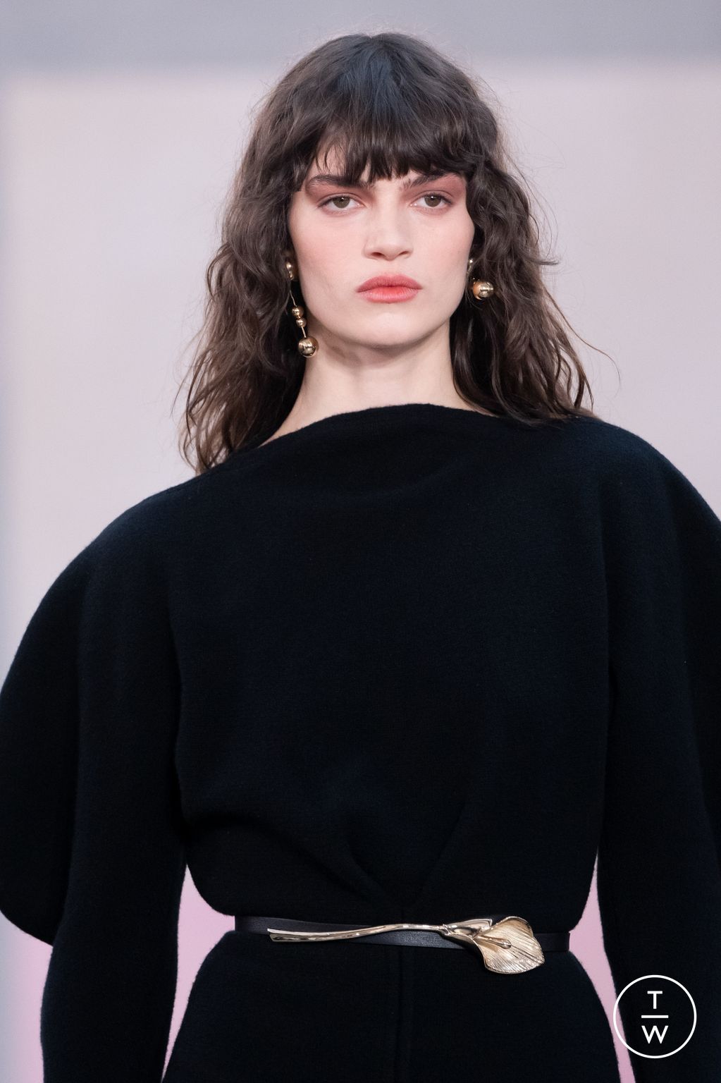 Fashion Week New York Fall/Winter 2026 look 21 from the Carolina Herrera collection womenswear accessories