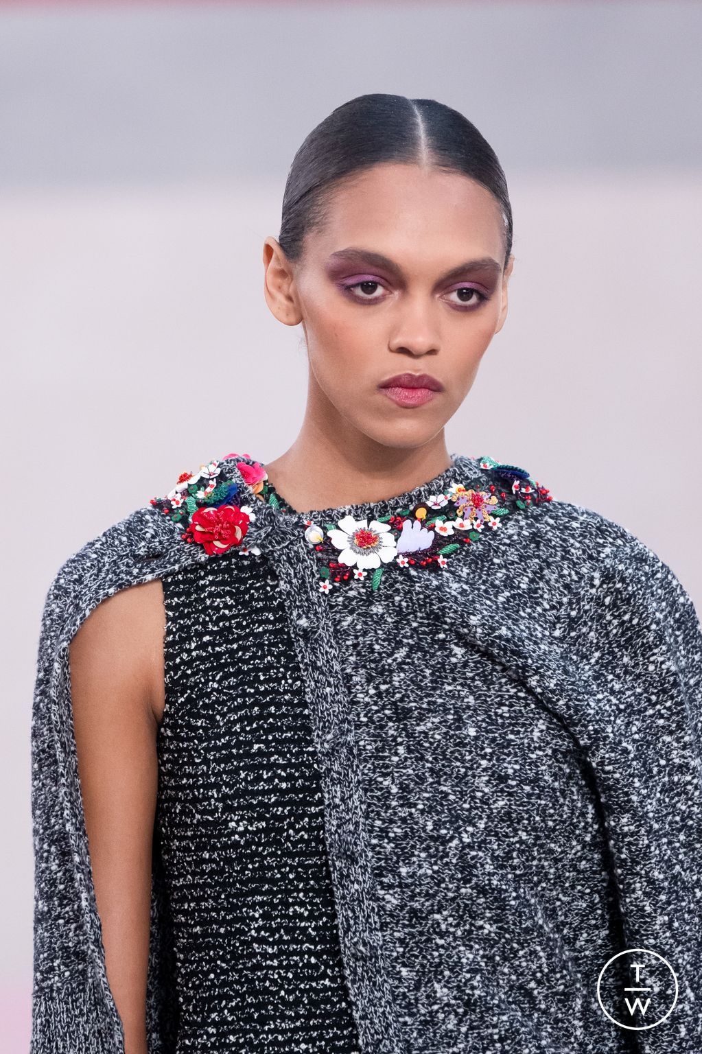 Fashion Week New York Fall/Winter 2026 look 23 from the Carolina Herrera collection womenswear accessories