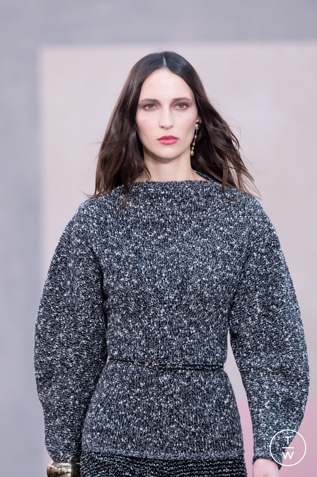 Fashion Week New York Fall/Winter 2026 look 26 from the Carolina Herrera collection womenswear accessories