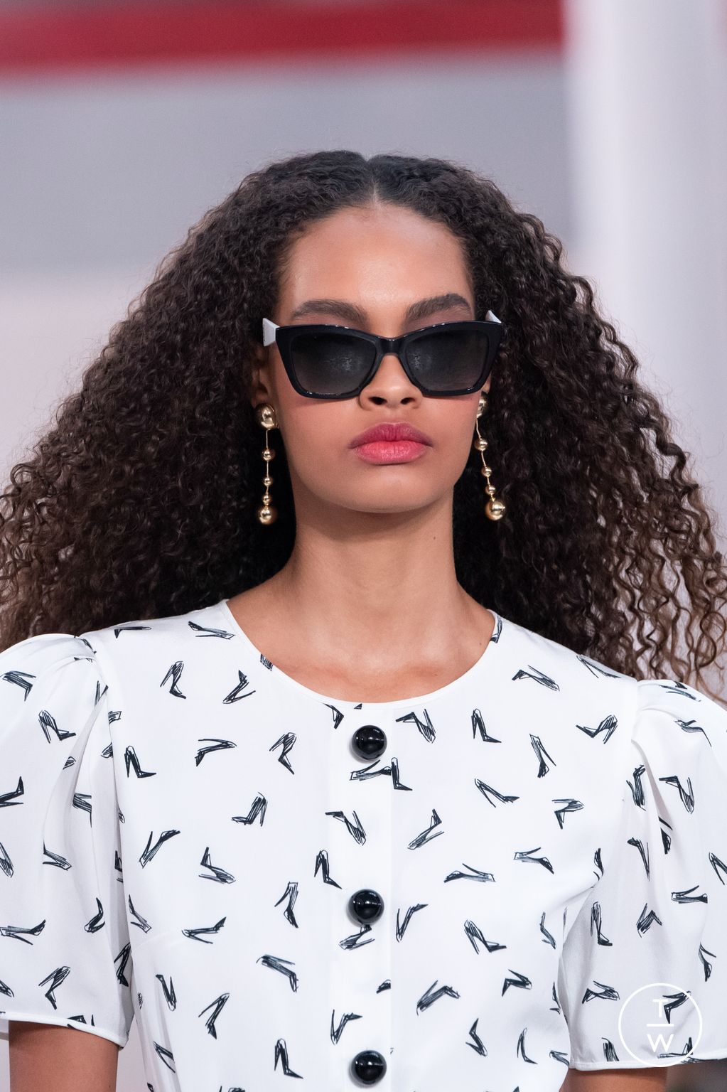 Fashion Week New York Fall/Winter 2026 look 33 from the Carolina Herrera collection womenswear accessories