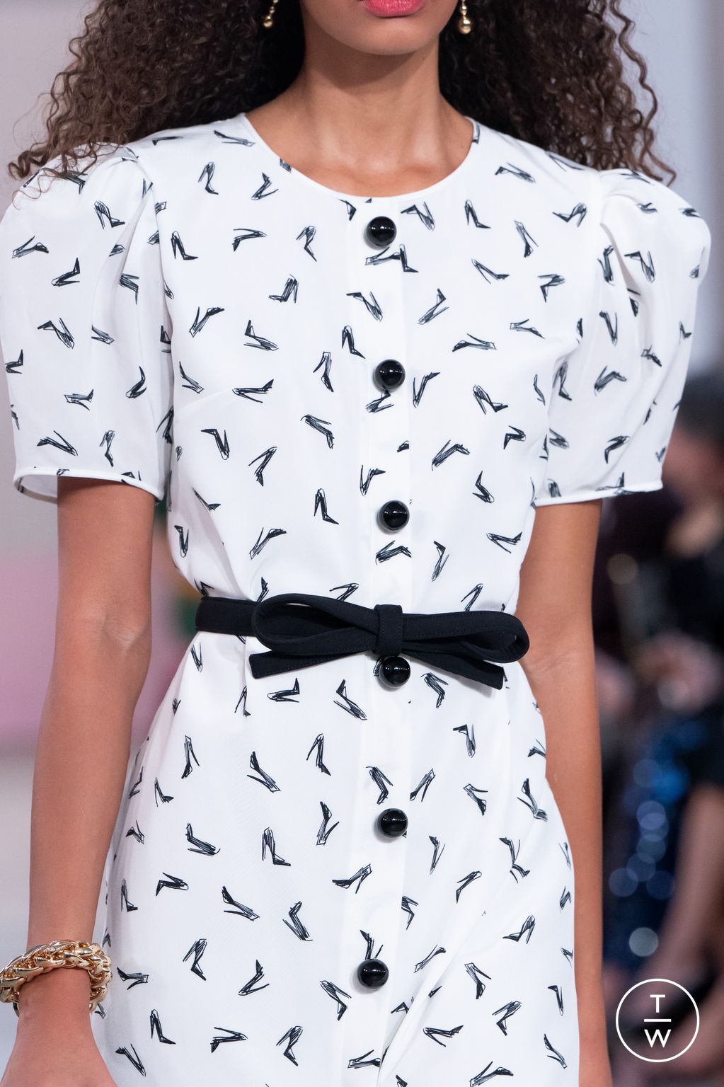 Fashion Week New York Fall/Winter 2026 look 34 from the Carolina Herrera collection womenswear accessories