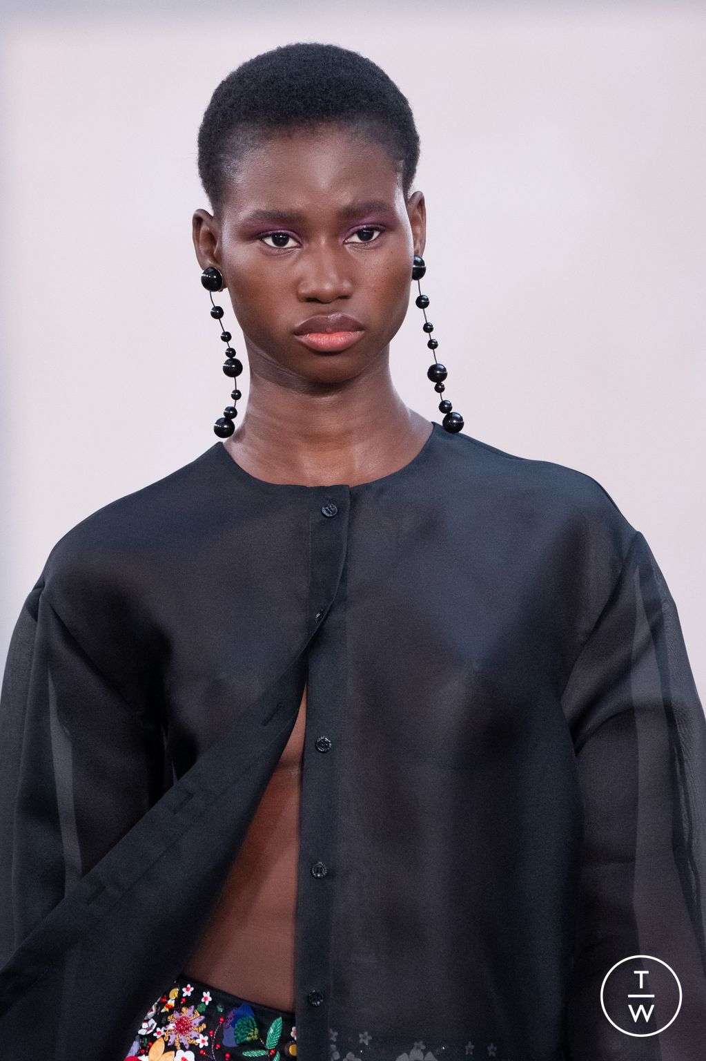 Fashion Week New York Fall/Winter 2026 look 69 from the Carolina Herrera collection 女装配饰