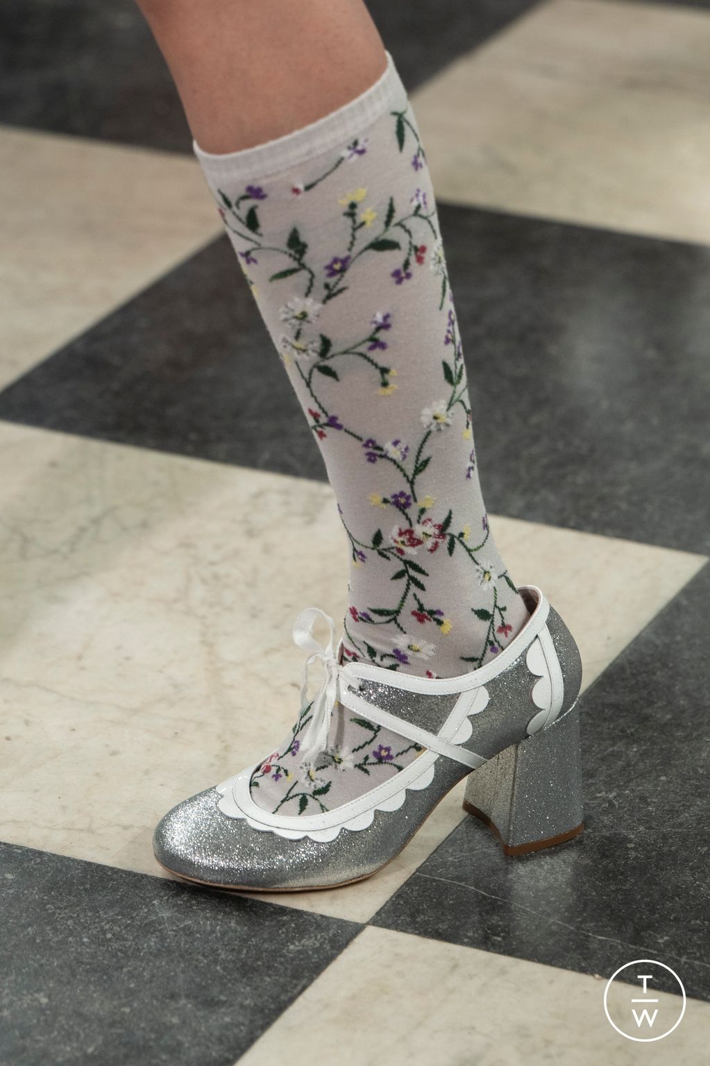 Fashion Week London Fall/Winter 2023 look 6 from the Paul & Joe collection womenswear accessories