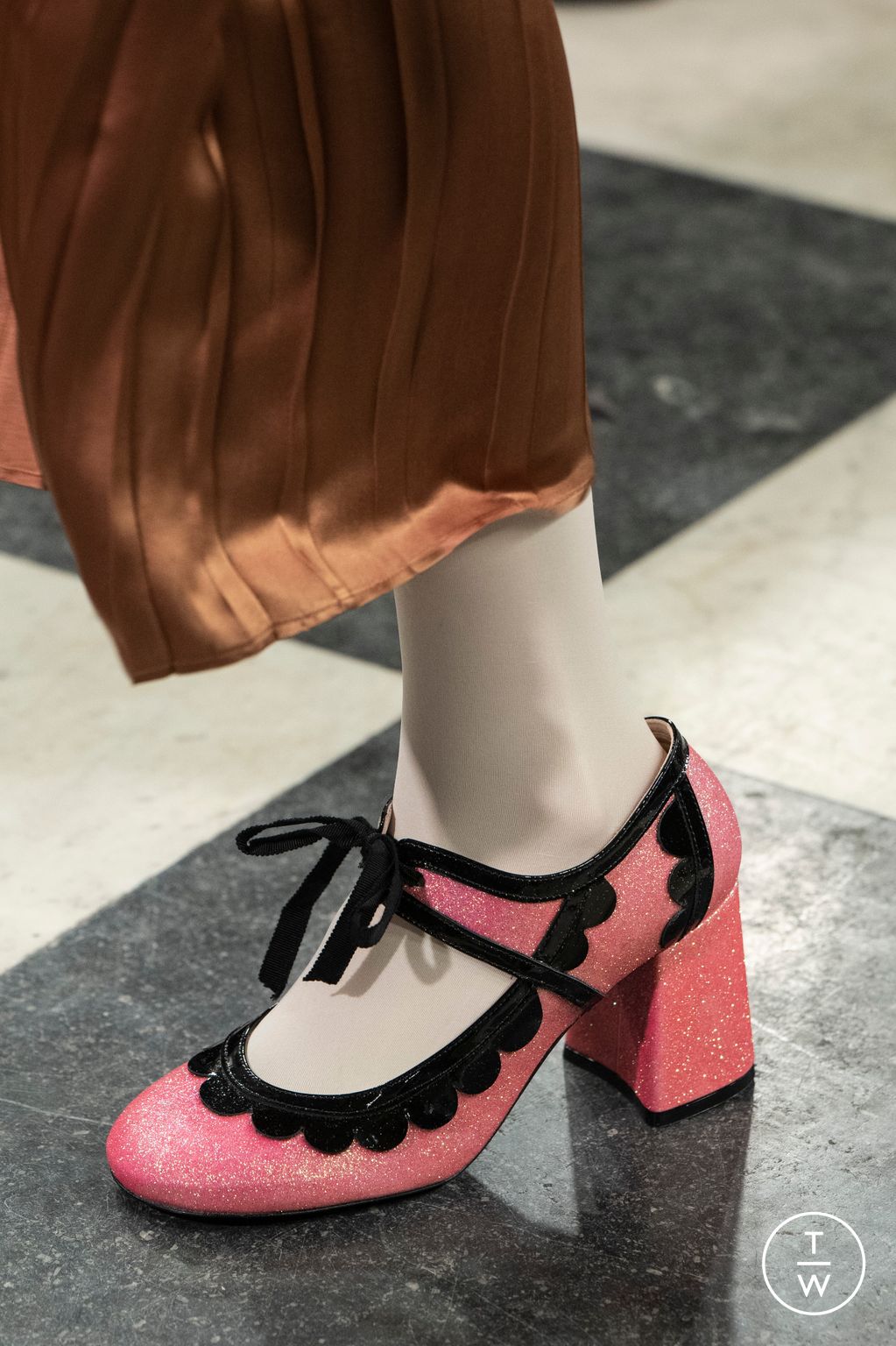 Fashion Week London Fall/Winter 2023 look 8 from the Paul & Joe collection womenswear accessories