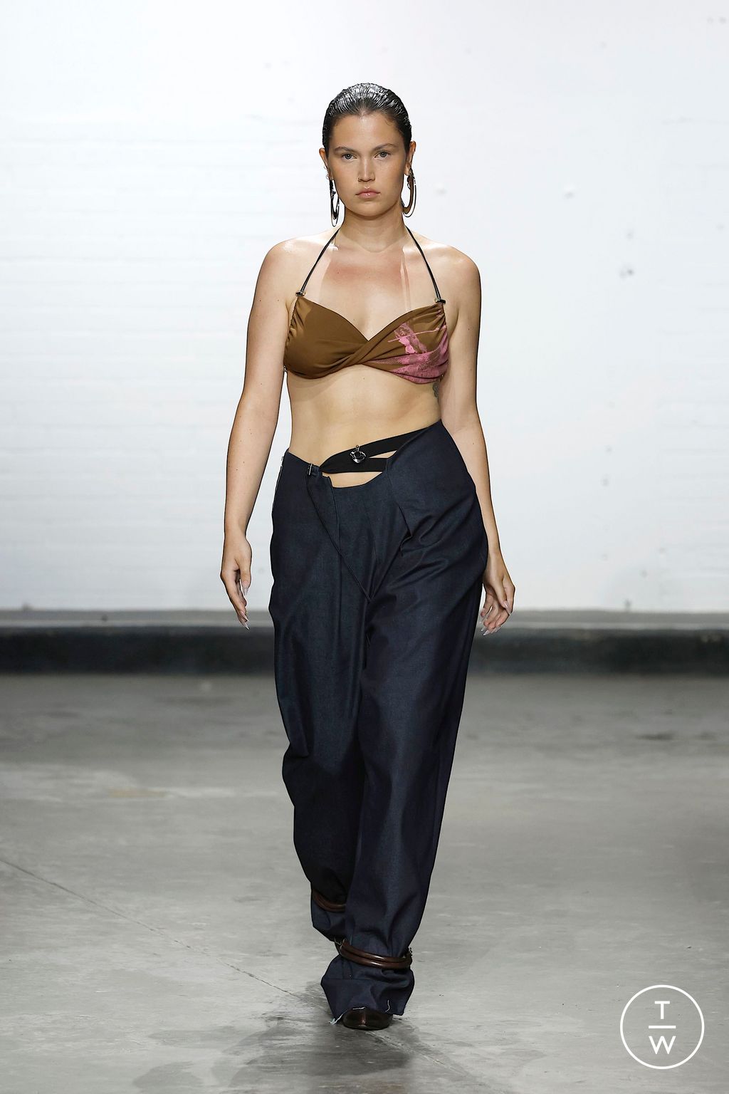Fashion Week London Spring/Summer 2025 look 10 from the KAROLINE VITTO collection womenswear