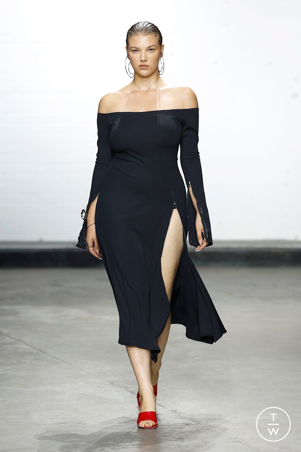 Fashion Week London Spring/Summer 2025 look 16 from the KAROLINE VITTO collection womenswear
