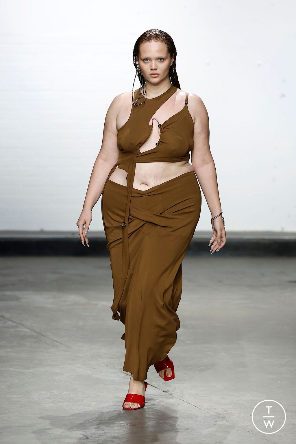 Fashion Week London Spring/Summer 2025 look 17 from the KAROLINE VITTO collection womenswear