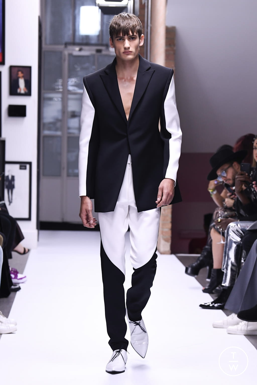 Fashion Week London Spring/Summer 2022 look 2 from the Kaushik Velendra collection menswear