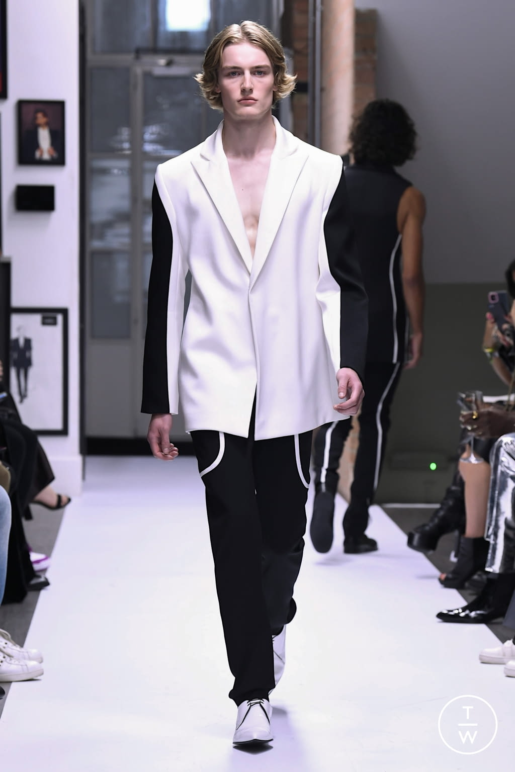 Fashion Week London Spring/Summer 2022 look 3 from the Kaushik Velendra collection menswear
