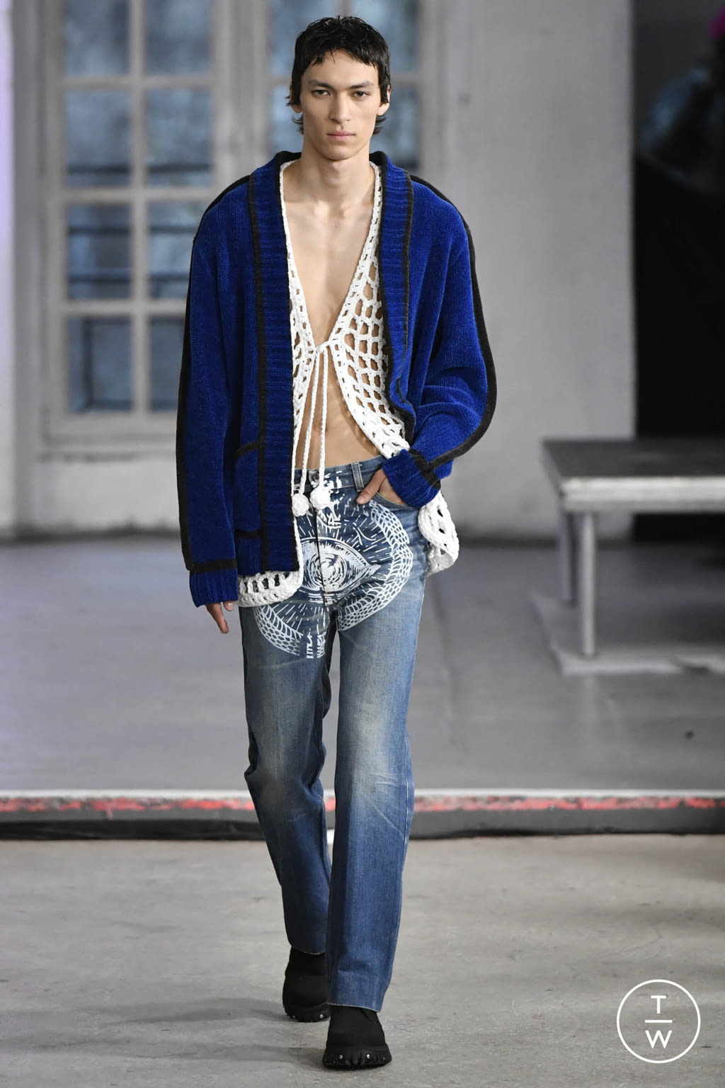 Fashion Week Paris Fall/Winter 2022 look 16 de la collection Kenneth Ize womenswear