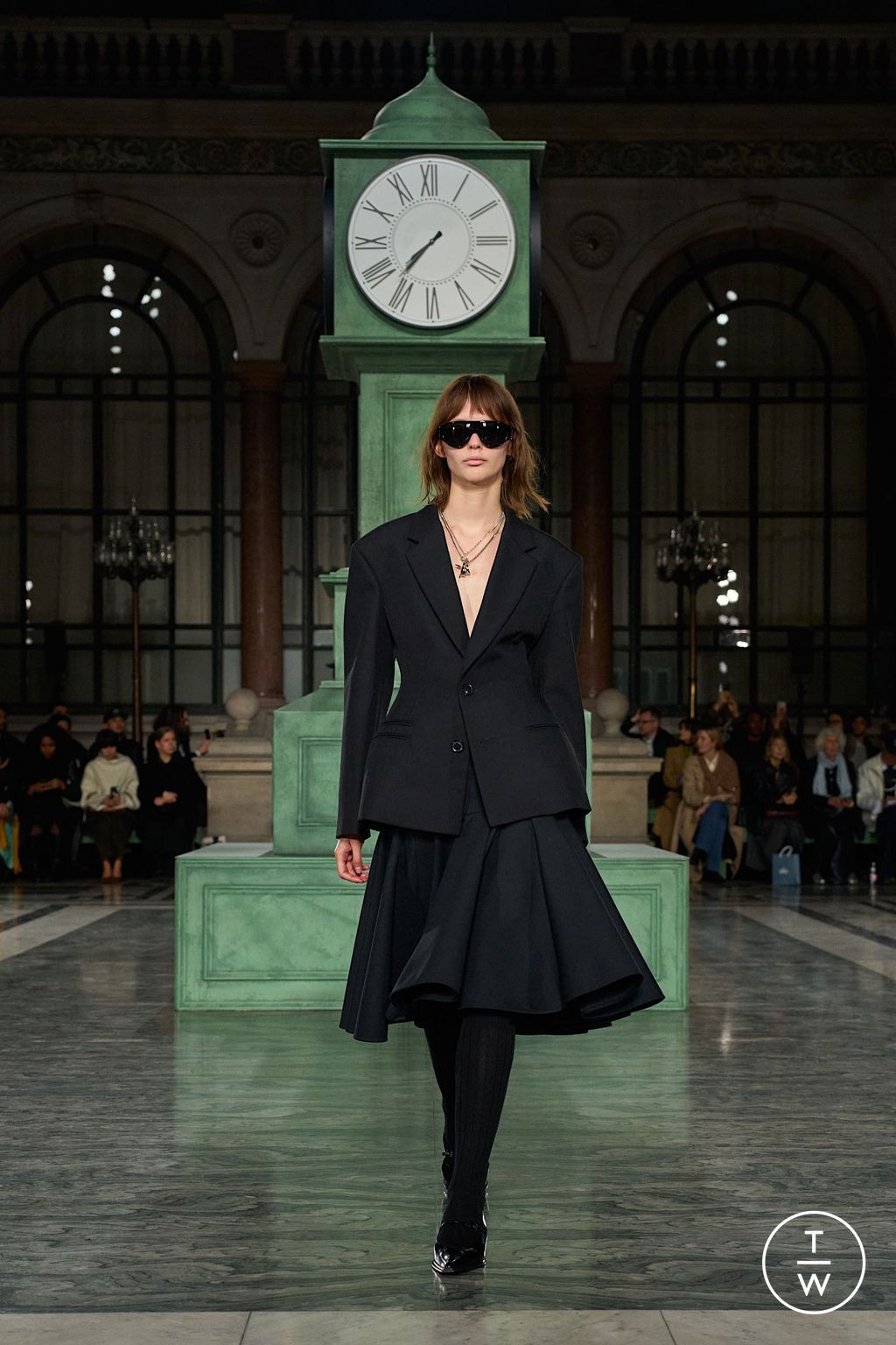 Fashion Week London Fall/Winter 2025 look 4 from the Kent & Curwen collection womenswear