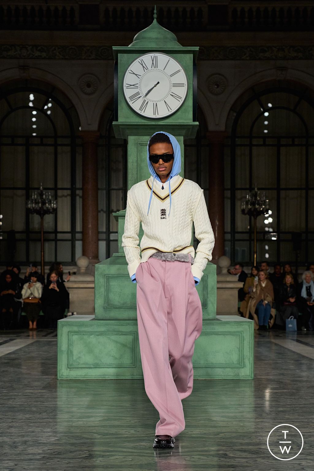 Fashion Week London Fall/Winter 2025 look 6 from the Kent & Curwen collection womenswear